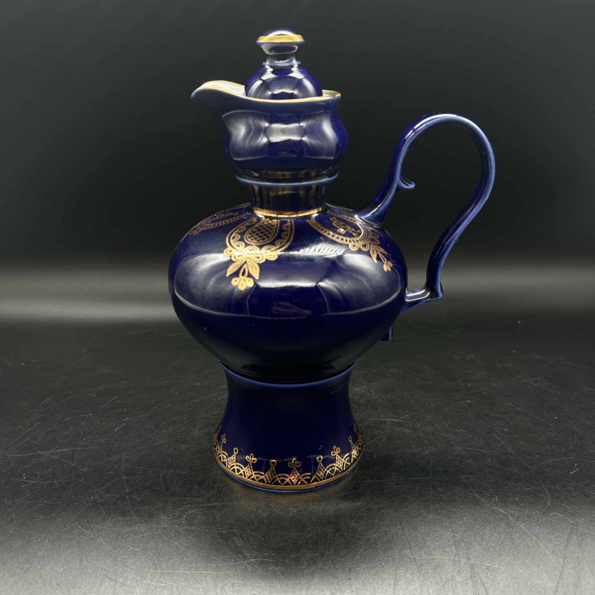 фото Кувшин (графин), фарфор, деколь, золочение