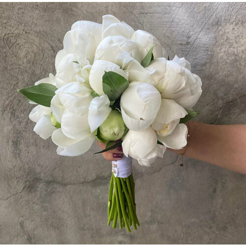 Премиум букет из белых пионов, цветы премиум, шикарный, красивый букет цветов, пионы белые.