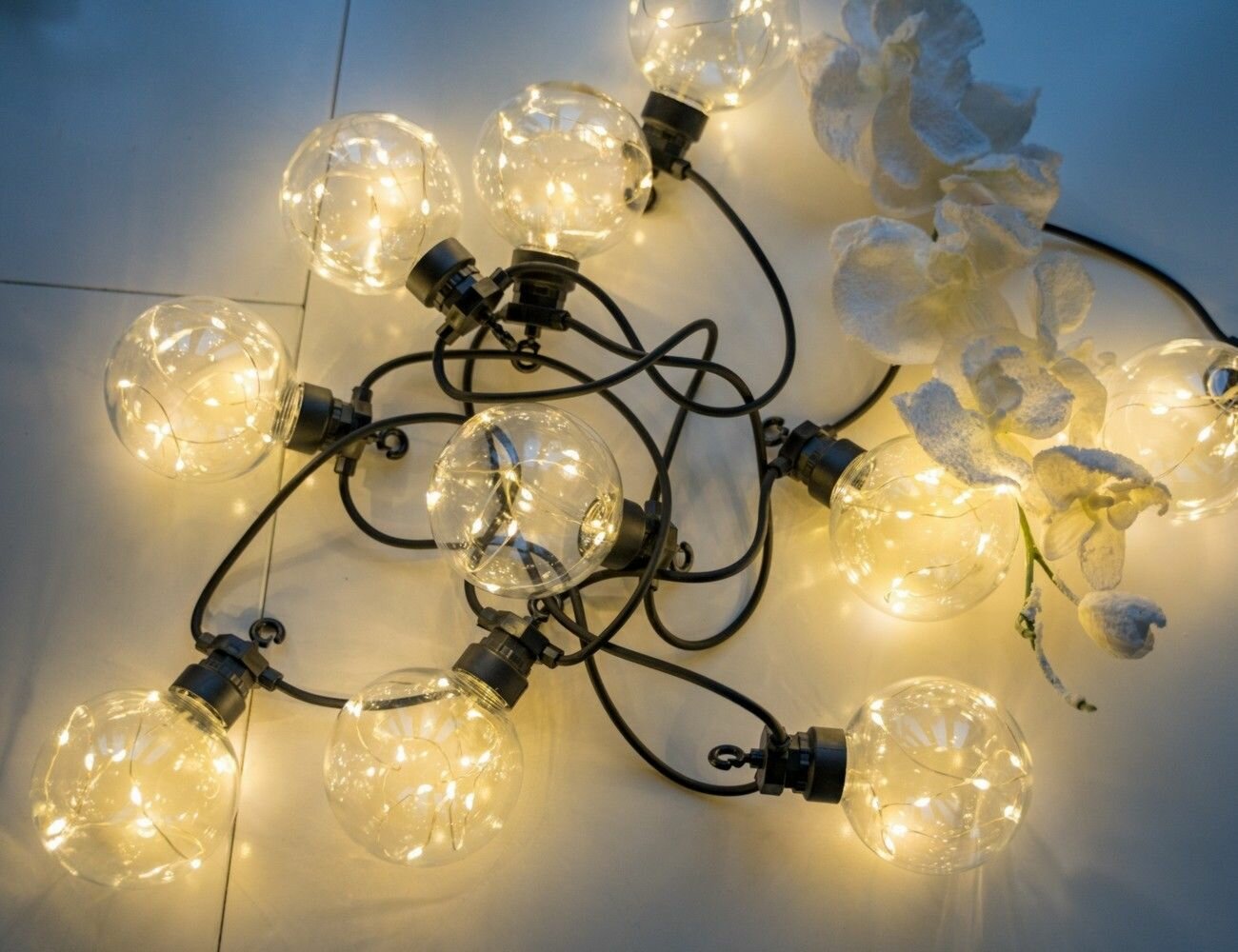Гирлянда из лампочек, 10 тёплых белых LED-огней, 2.7+3 м, чёрный провод, уличная