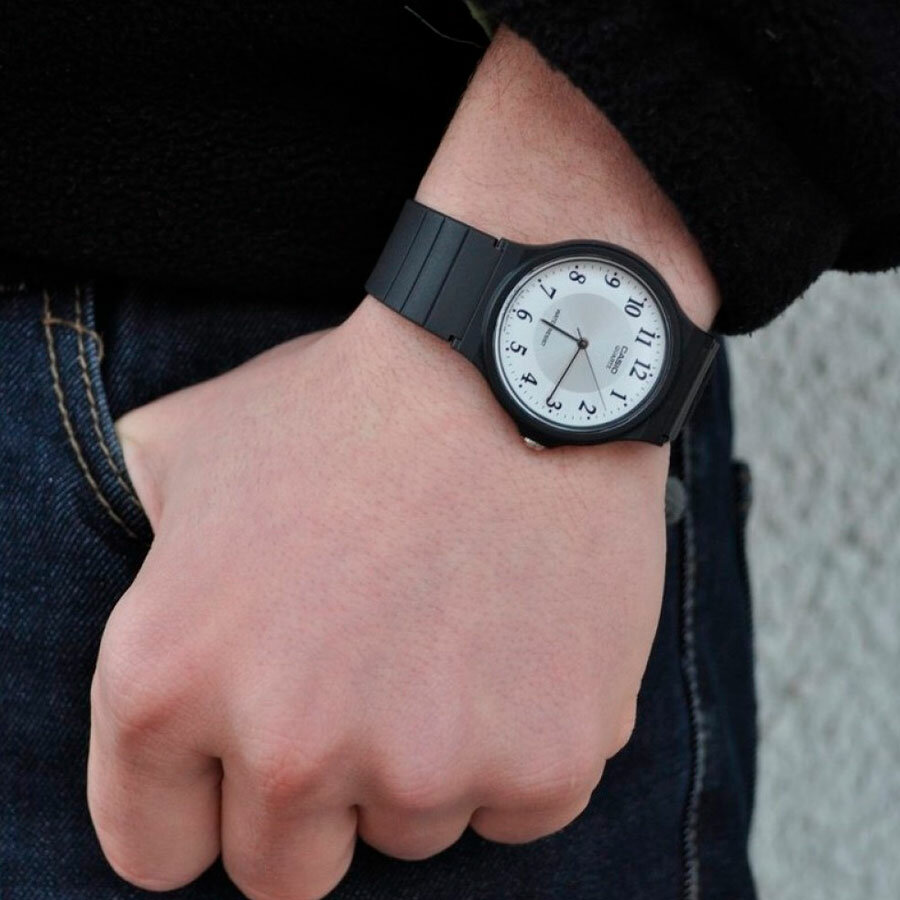 Наручные часы CASIO Collection, белый, черный, серебряный — фото 1