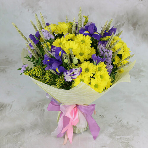 Изображение товара Букет Букет Маркет "Ирисы и хризантемы", на стеблях, подарочная упаковка, 45 см