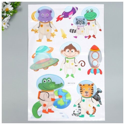 Наклейка пластик интерьерная 3D Зверята космонавты 50х32 см 455₽