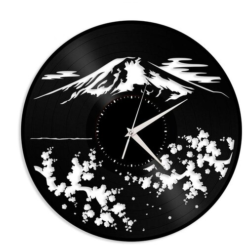 Часы из виниловой пластинки (c) VinylLab Гора Фудзи