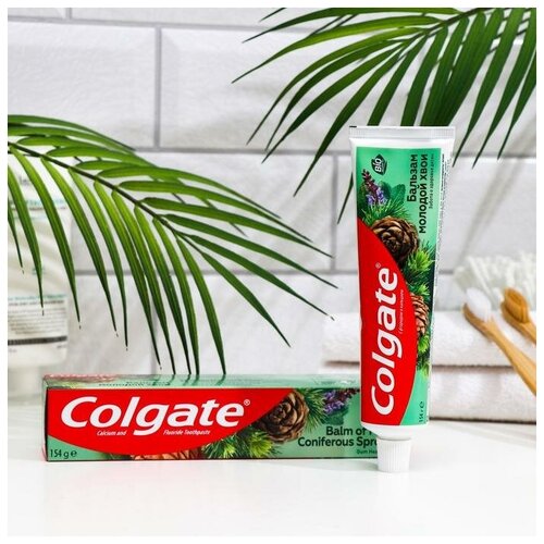 Зубная паста Colgate Бальзам молодой хвои, 100 мл