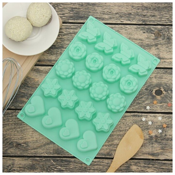 фото Форма для выпечки Доляна «Сердце, бабочка, цветок», 29,8×19,7 см, 20 ячеек, цвет микс