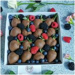 Набор из клубники В шоколаде С ягодами CLASSIC MIX - изображение