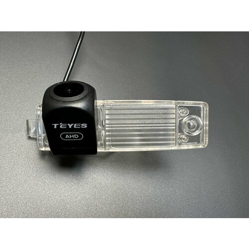 Камера заднего вида Teyes AHD для Toyota Highlander Тойота Хайлендер 2008 - 2013 2200₽