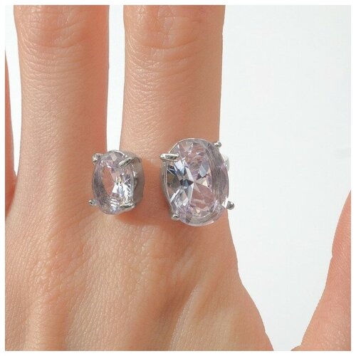 фото Кольцо нержавеющая сталь, безразмерное, белый queen fair