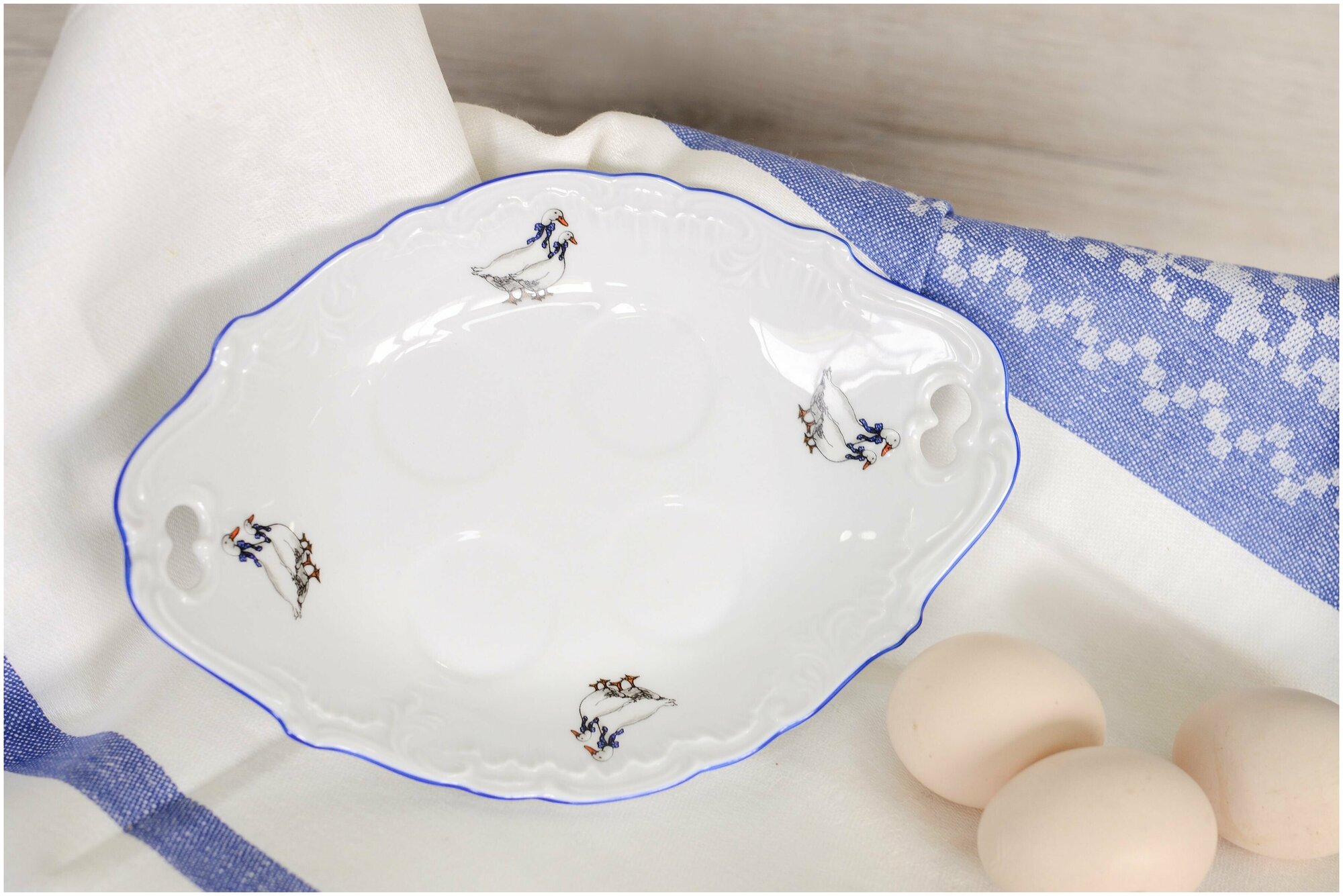 фото Блюдо, поднос для специй с ручками Cmielow Гуси Рококо 17 см фарфор