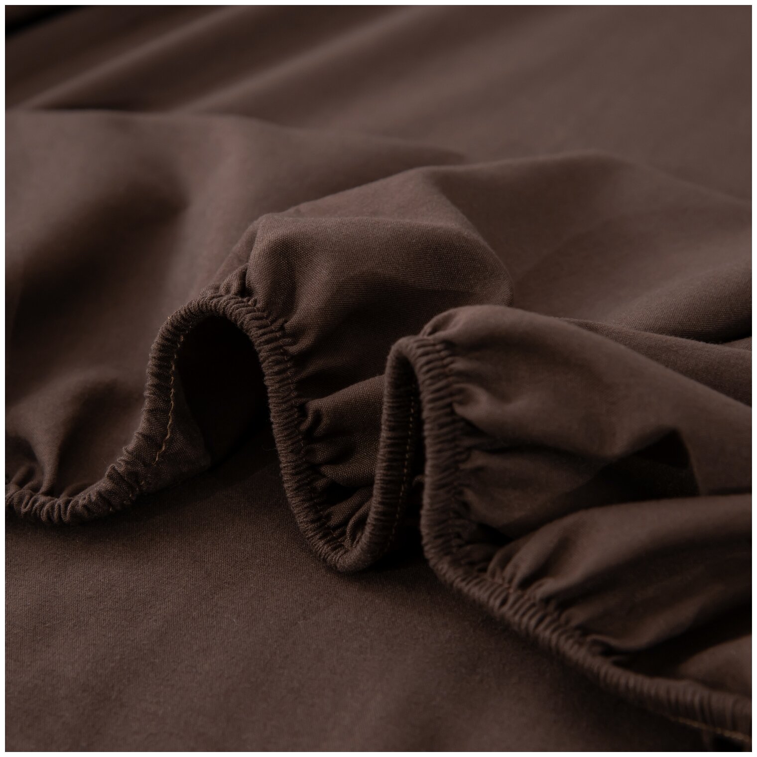 Комплект постельного белья ситрейд Евро однотонный коричневый с простыней на резинке, Сатин, наволочки 50x70, 70x70 по 2 шт. - фотография № 6