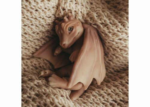 Игрушка Дракон бежевый, коллекционная миниатюра из силикона 12 см