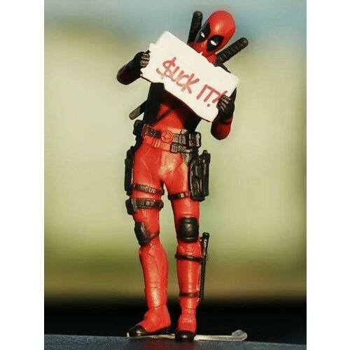 Фигурка автомобильная Дэдпул стоит Марвел Marvel Comics 789₽