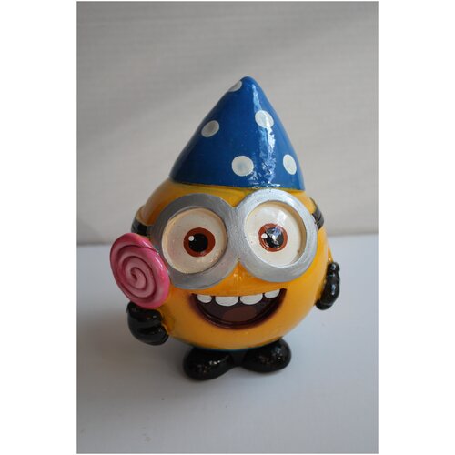 Копилка Миньон в голубом колпачке