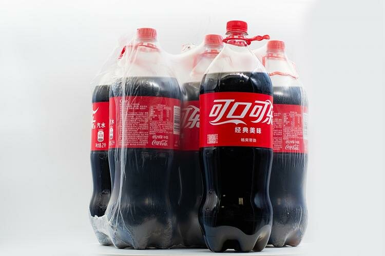 Напиток безалкогольный газированный Coca-Cola 2 л пэт бутылка Упаковка 6 шт