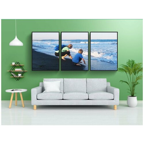 фото Набор модулных постеров для интерьера "женщина, мальчик, море" 60x90 см. в тубусе, без рамки lotsprints