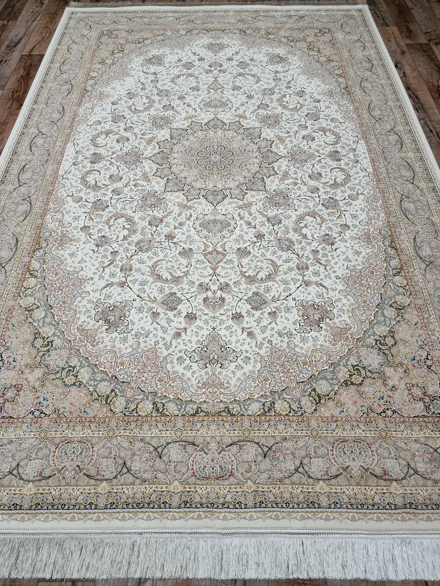 Персидский ковер Farrahi Carpet, Иран, размер 1.5х2.25 м - фотография № 3