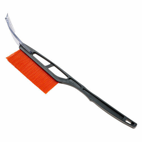 Щетка для снега автомобильная Ермак компактная 512 см со скребком 383₽