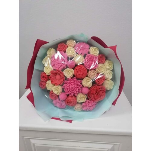 Букет цветов шоколадные розы Мятно-Красный BSKLВ99MKRS