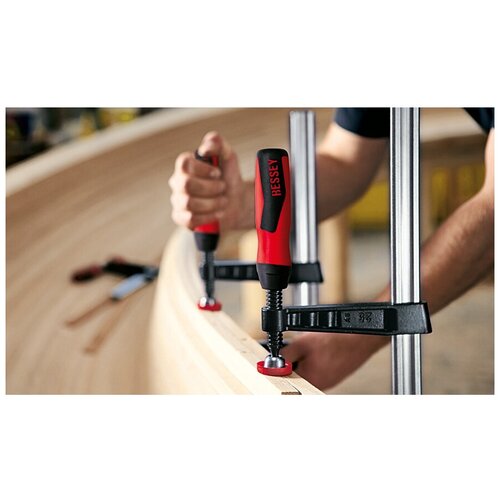 Струбцина BESSEY BE-TG30-2K чугунная 300/140, 6 кН, 2К ручка струбцина bessey be gs16