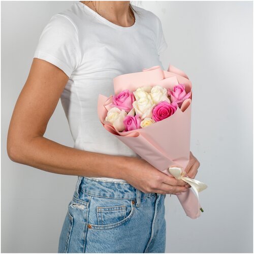 Цветы живые букет из белых и розовых роз 9 шт. 40 см, Россия, Лэтуаль Flowers
