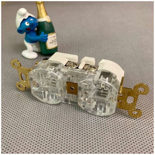 Розетка силовая 2К+З Furutech FP-20A (R) USA