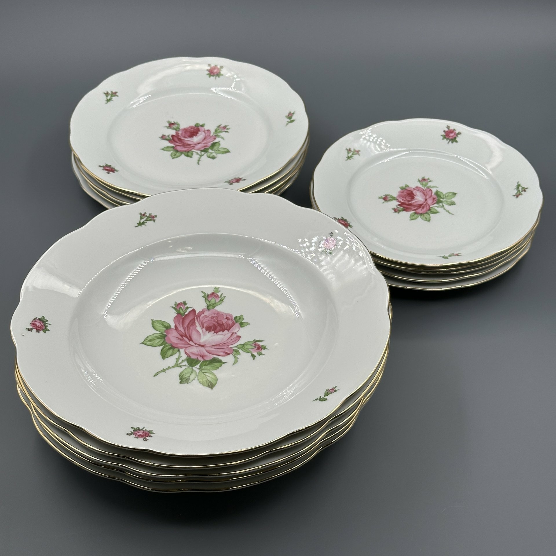 Набор тарелок на 5 персон с изображением роз (15 предметов), фарфор, деколь