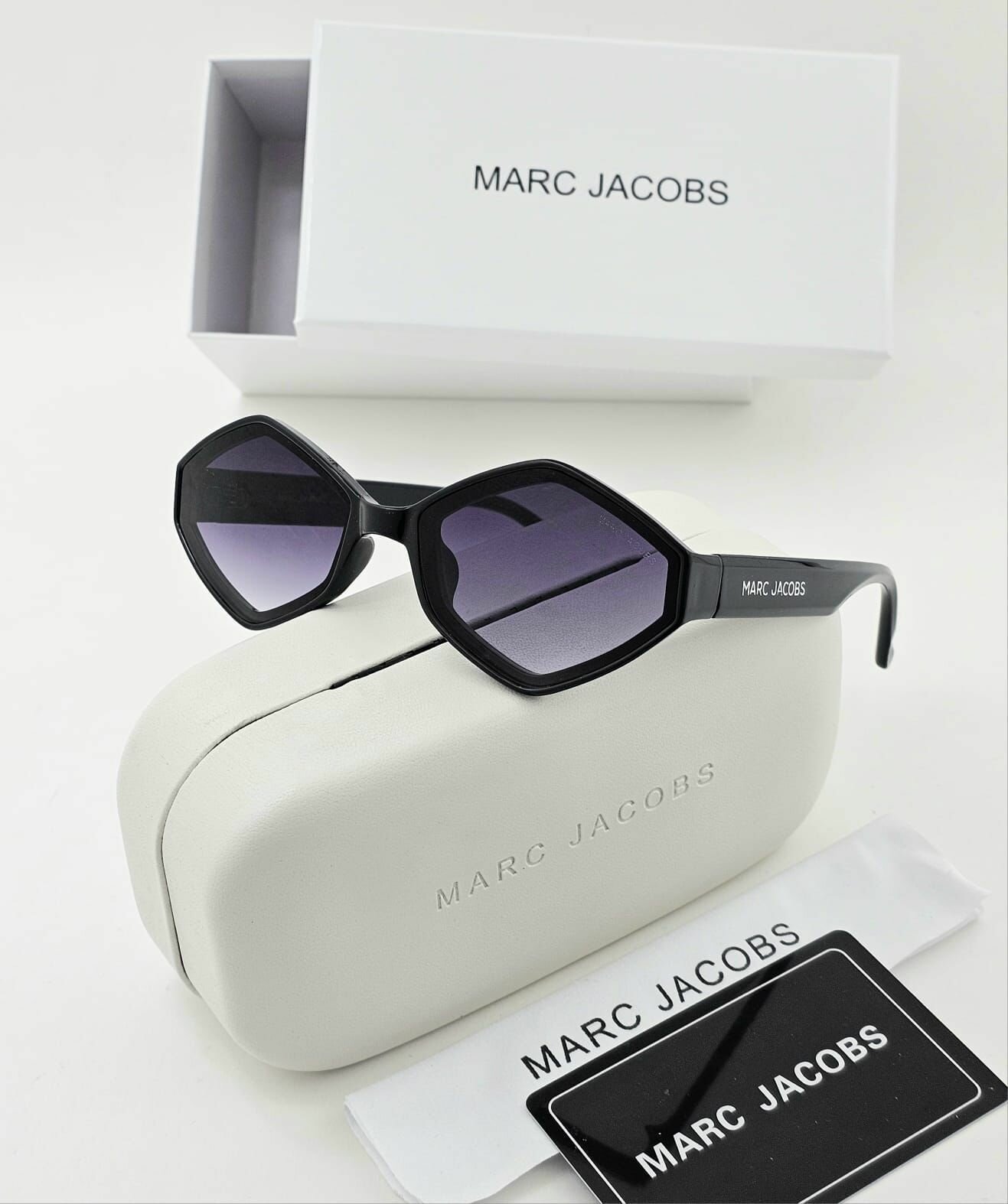 Солнцезащитные очки MARC JACOBS 