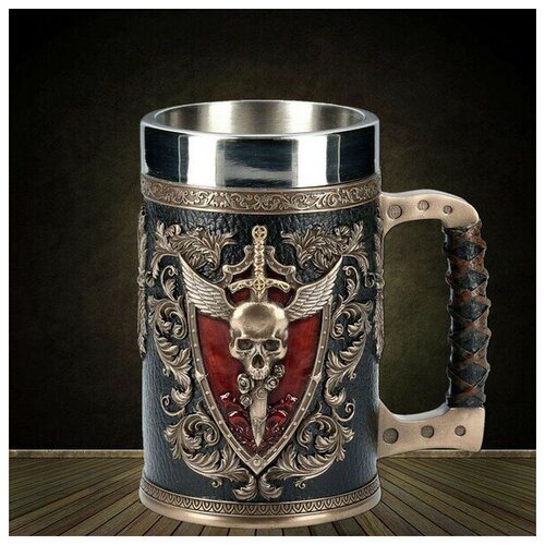 Кружка Подарочная Череп/Красный щит 600 мл из нержавеющей стали. Декор полистоун. Подарочная кружка для мужчины