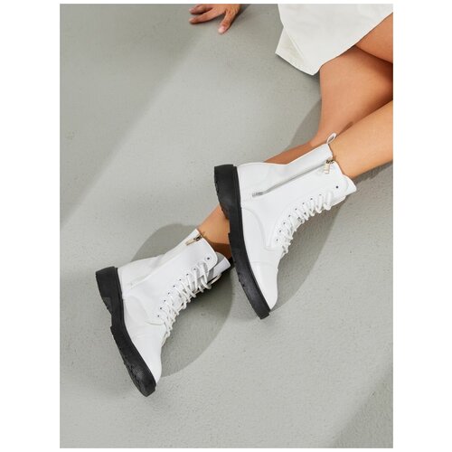 фото Женские ботинки черные / life official