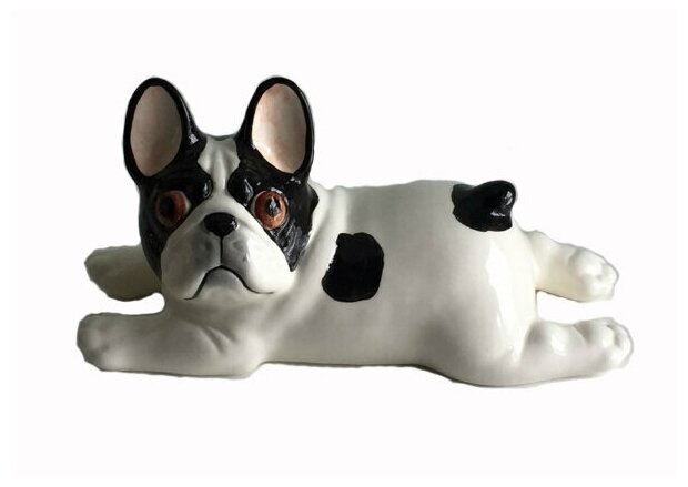 Статуэтка собаки Французский бульдог лежит белый с черным