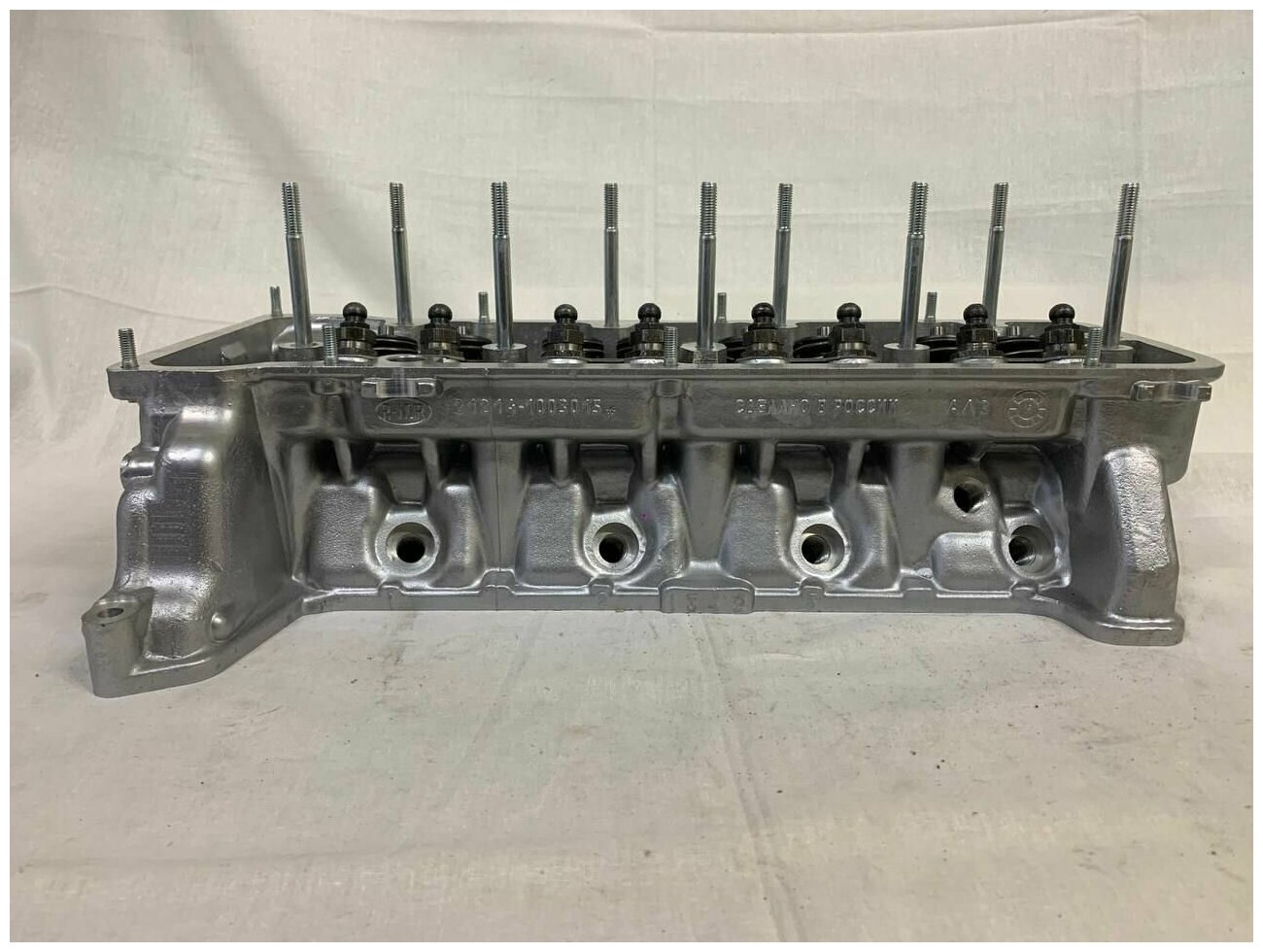 Головка блока цилиндров (ГБЦ) в сборе Нива 21214, Нива Шевроле 2123 до 2006 г. в.