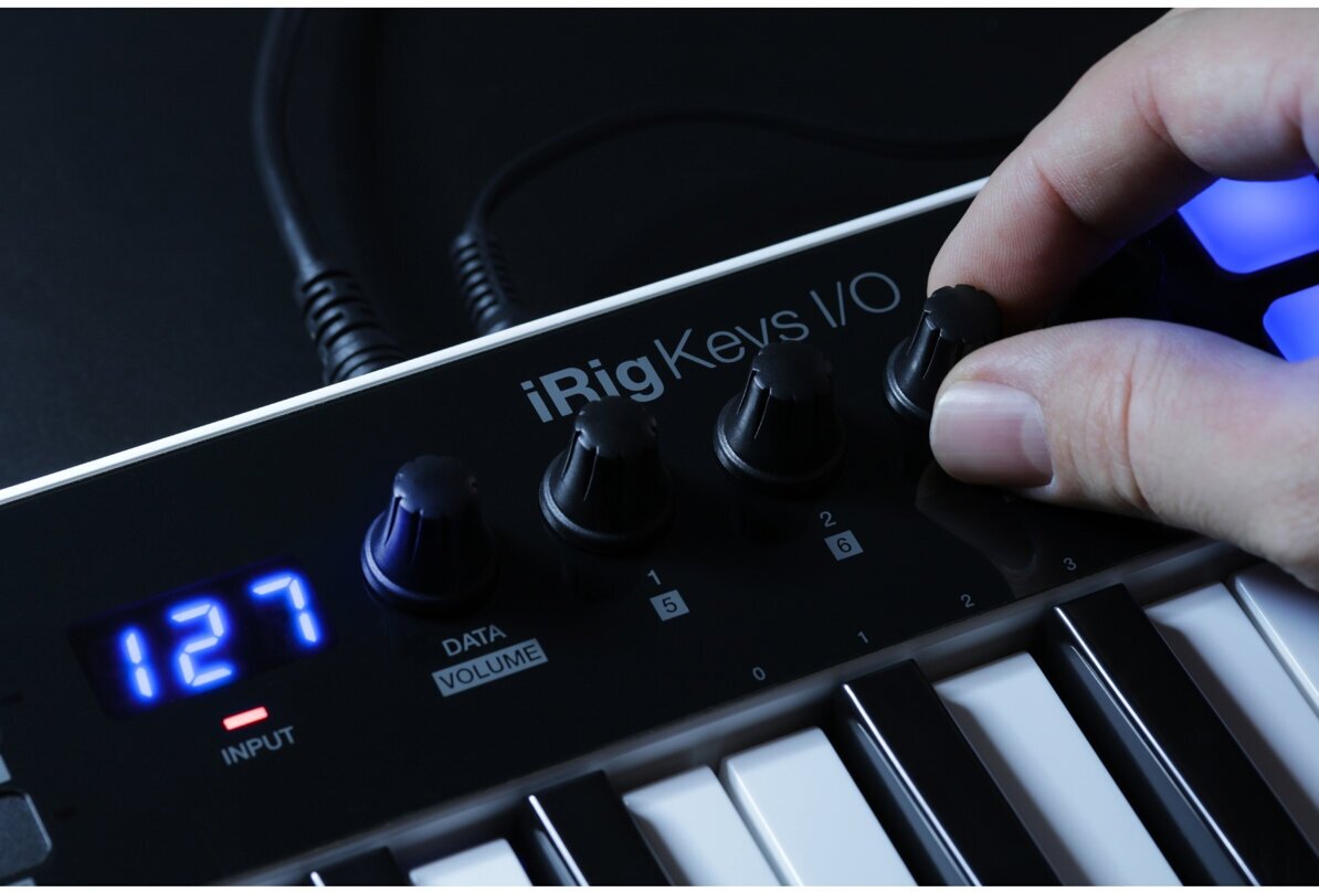 MIDI-клавиатура IK Multimedia iRig Keys I/O 25 - фото №12