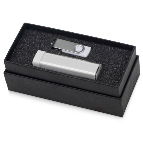 Подарочный набор Flashbank с флешкой и зарядным устройством белый 190900₽