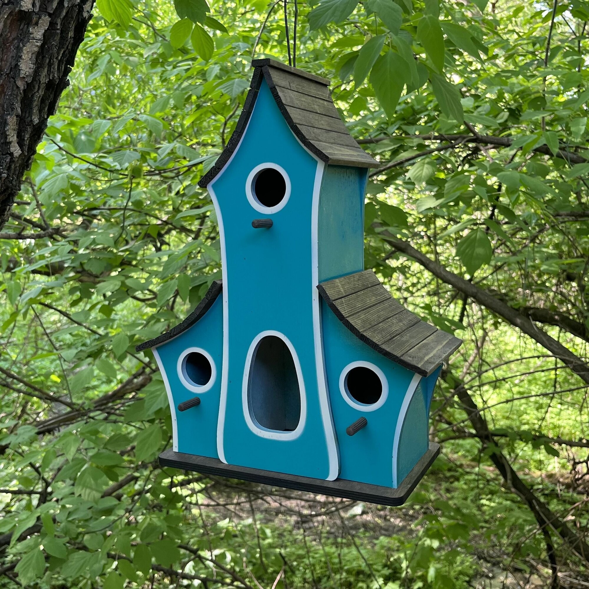 Деревянный скворечник для птиц PinePeak / Кормушка для птиц подвесная для дачи и сада, 300х380х150мм - фотография № 1