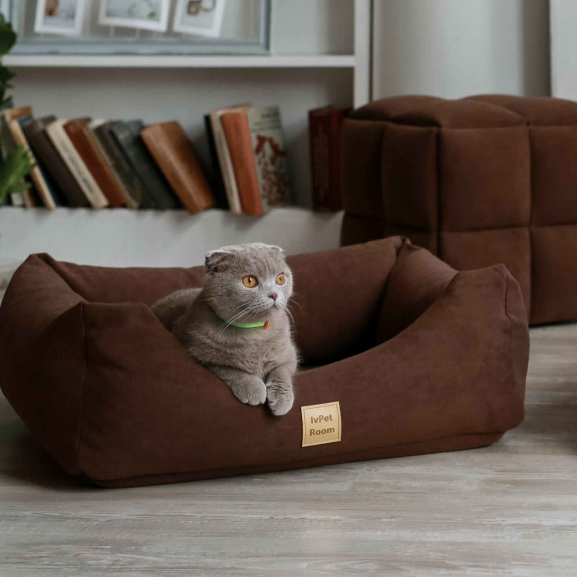 Лежанка для собак и кошек со съемным чехлом IvPetRoom Comfort S 60x50 микровелюр горчичный - фотография № 7