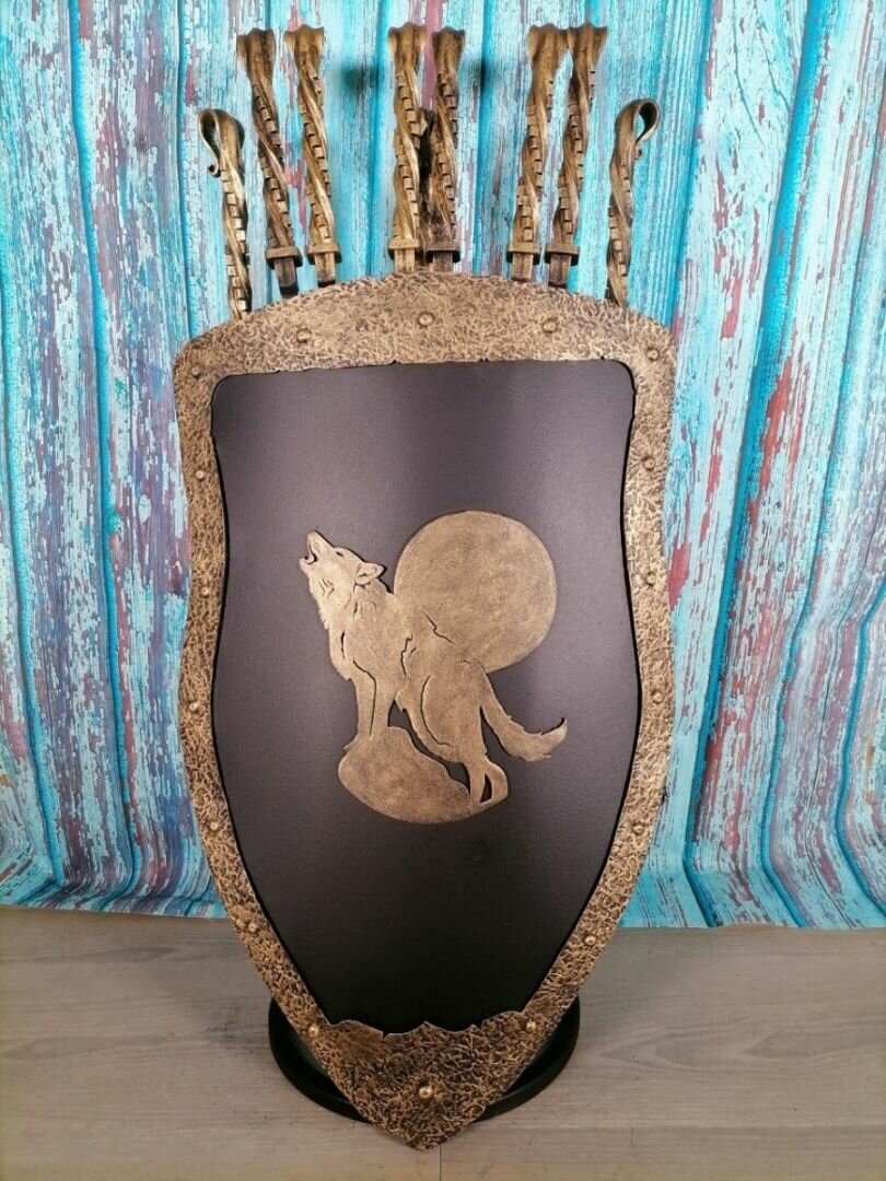 Каминный набор Щит-подставка Волк на 6 шампуров Арарат