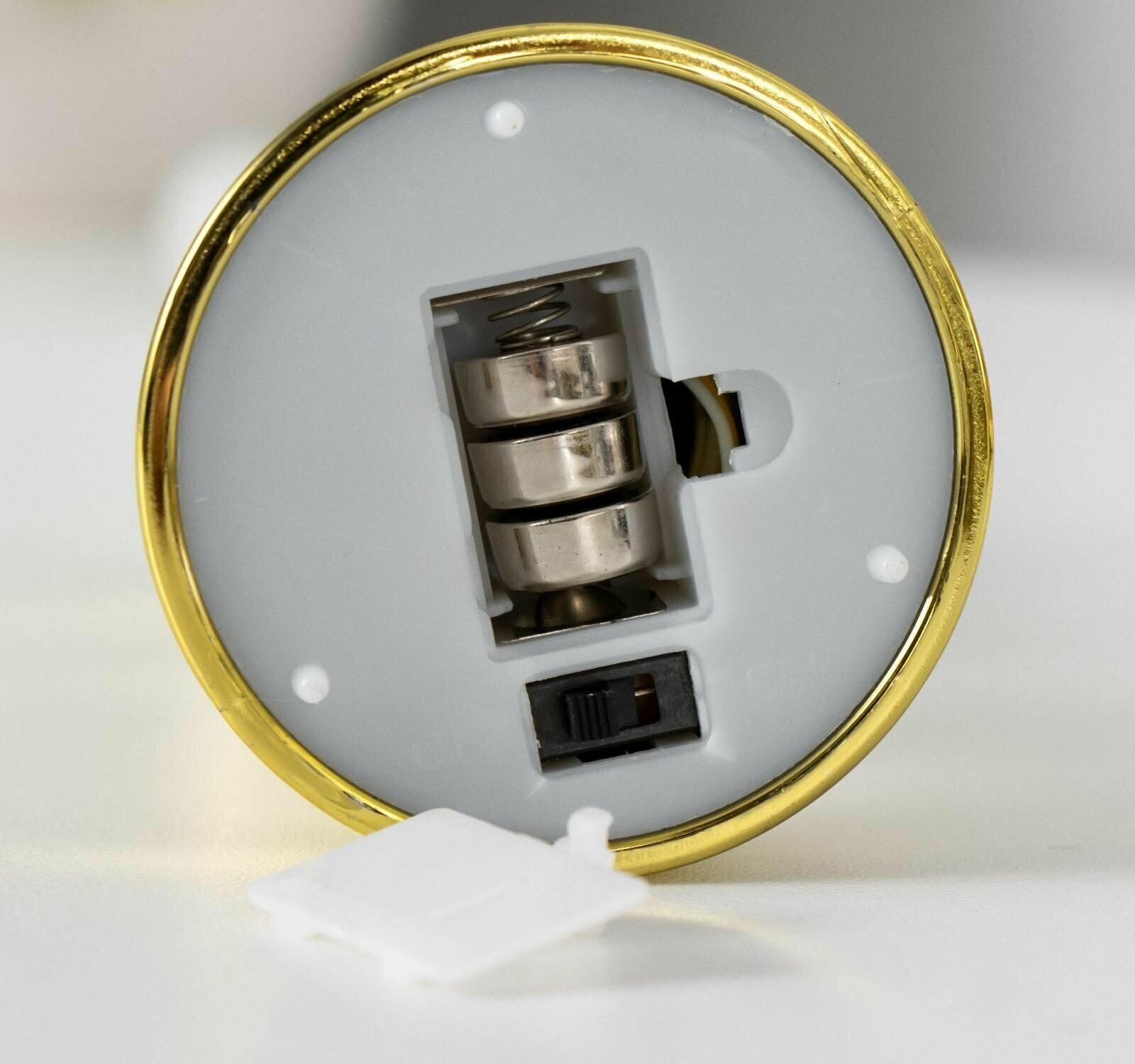 Ночник "Свечи" LED от батареек золото 5,5х5,5х30 см - фотография № 5