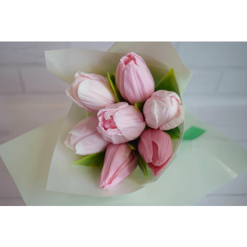 Букет тюльпанов из мыла с цветочным ароматом в упаковочной бумаге ручной работы 