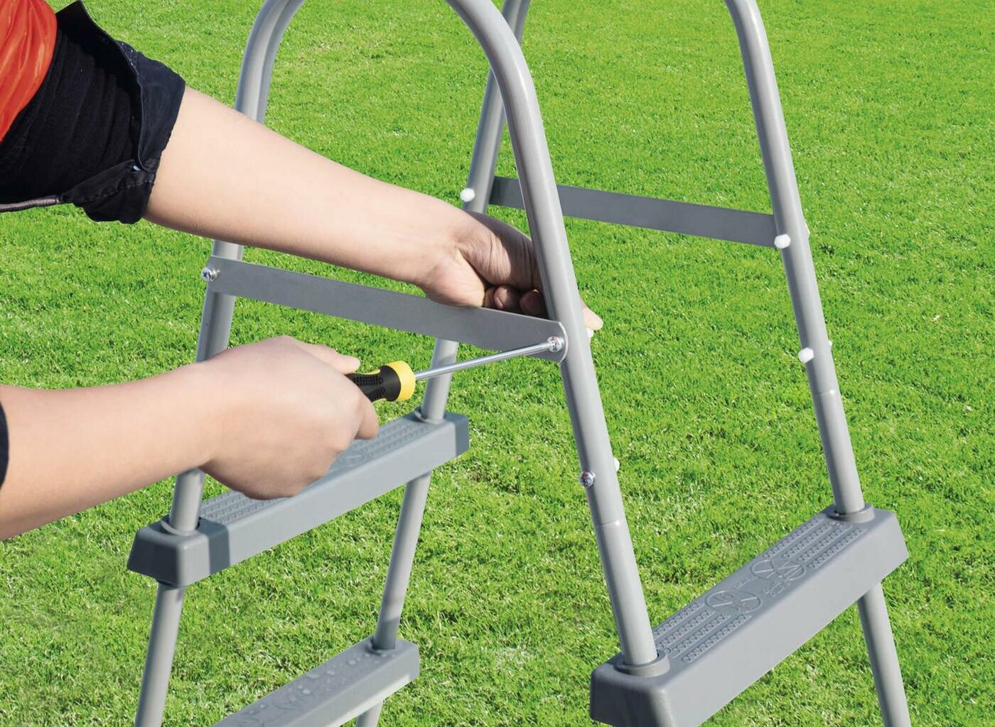 Лестница для бассейнов до 84 см Bestway 58430, 2 ступеньки, без площадки — фото 1