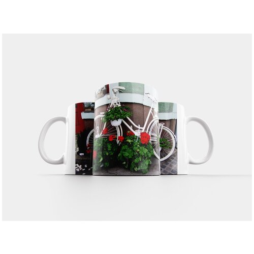 фото Кружка "старый белый велосипед, красная герань, романтика" 320 мл lotsprints