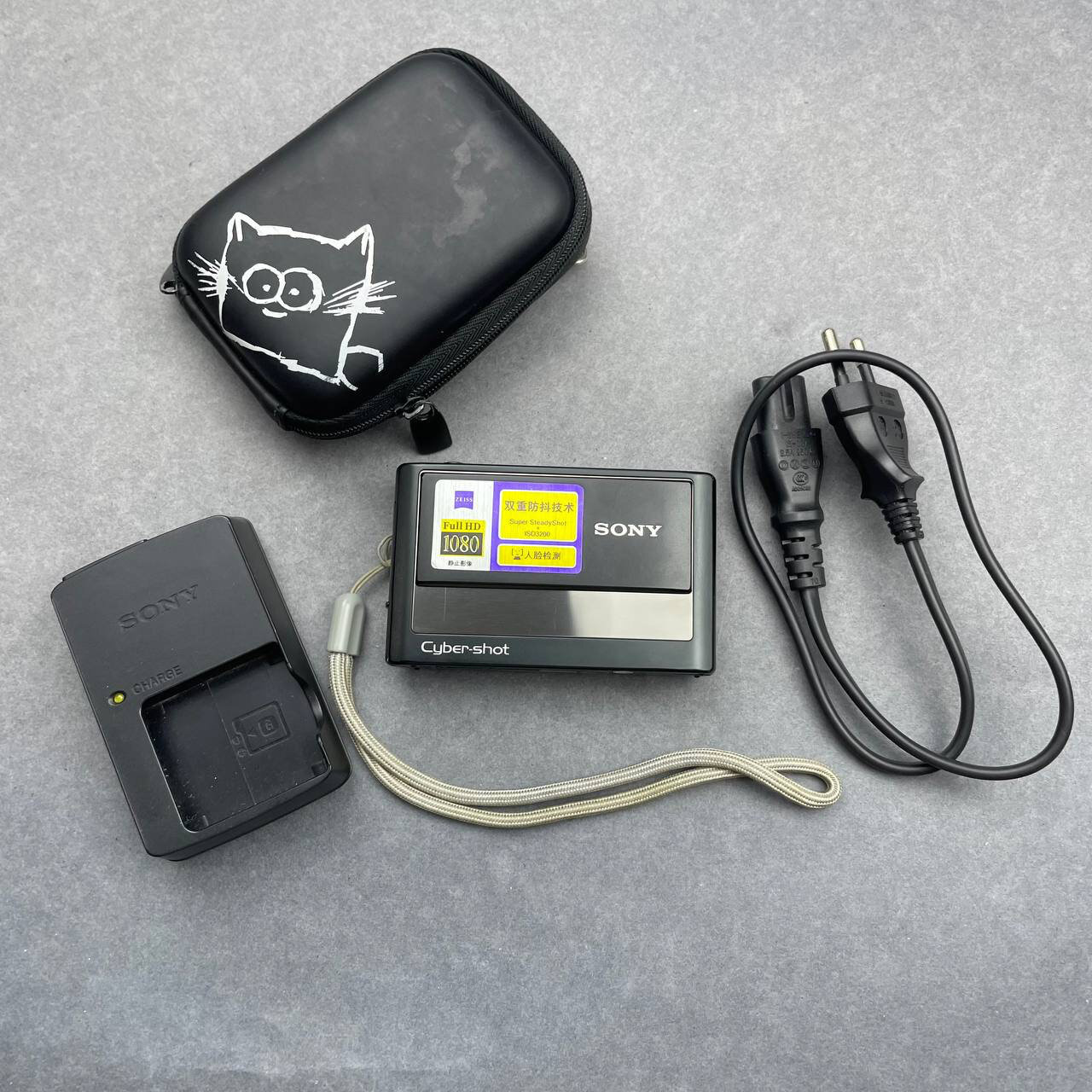 Цифровой компактный фотоаппарат Sony Cyber-shot DSC-T20, черный матовый