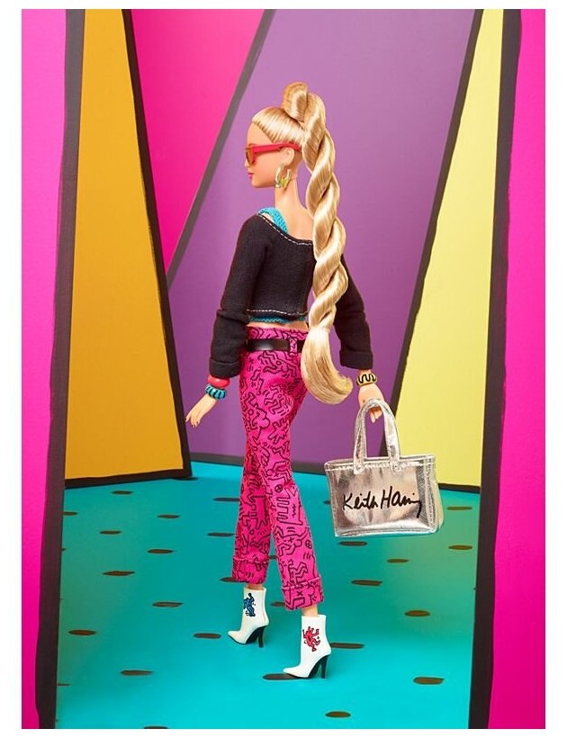 Коллекционная кукла Barbie Х Кит Харинг (FXD87) - фото №4