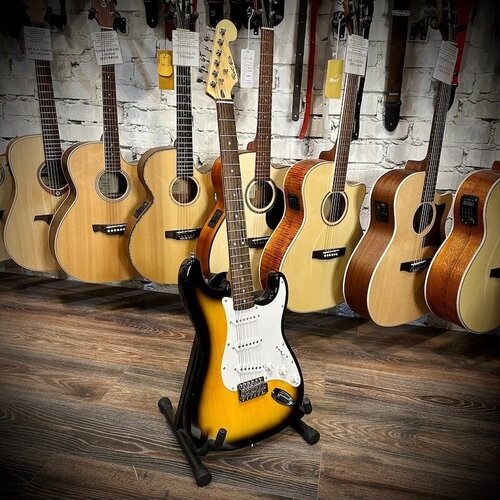 fender squier sonic strat mn 2 tone sunburst электрогитара цвет санберст Электрогитара Root Note ST202-BSB