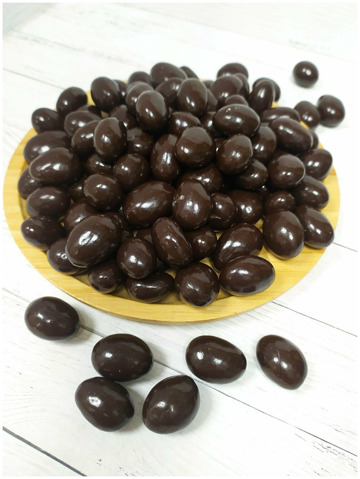 Миндаль в темной шоколадной глазури 500 гр , 0.5 кг / Орехи в шоколаде / Отборные Высший сорт - фотография № 1