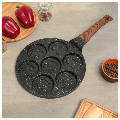 Сковорода-оладница литая Доляна Смайлы d 26 см ручка soft-touch цвет чёрный 3826₽