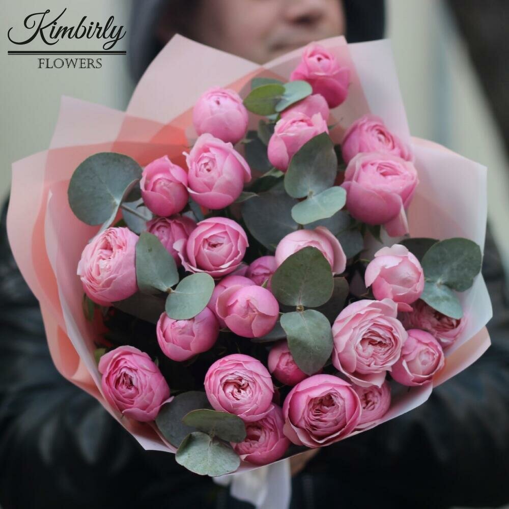 Букет живых цветов из роз эвкалипта цвет розовый 5 шт пионовидные розы Сильва арт 113