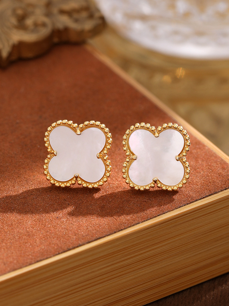 Серьги ROYAL JASMINE, славянский оберег, искусственный камень, размер 13 мм, белый в золоте — фото 1