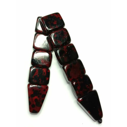 Перекидные четки из прессованного граната, длина 22, ширина 2,2 высота 1,8, толщина 0,7 см.