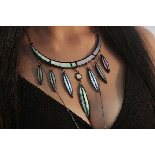 Колье KATE SHO, стекло, длина 31 см, розовый