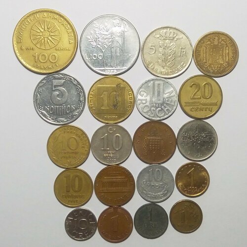 набор из 35 случайных монет разных стран мира Набор монет стран мира